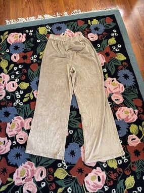 SKIMS Velour Wide Leg Pants Size Large Color Honey
